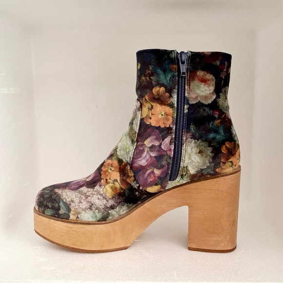 Charlotte Stone Paz Boot in Velvet Floral 2022 SOLD OUT - Picture 5 of 8